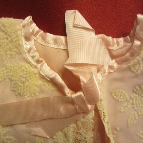 VTG BEAUTIFUL HANDMADE BABY JACKET, PINK W/WHITE LACE OVERLAY 0-3 MOS - Picture 2 of 6